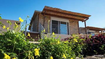 Two Bedroom Apartment with Sea view | Exterior detail