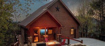 Stunning 3BD Cabin w/ Hot Tub +FirePit +Mntn VIEWS