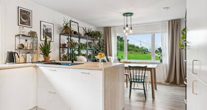 Awesome apartment in Strandebarm