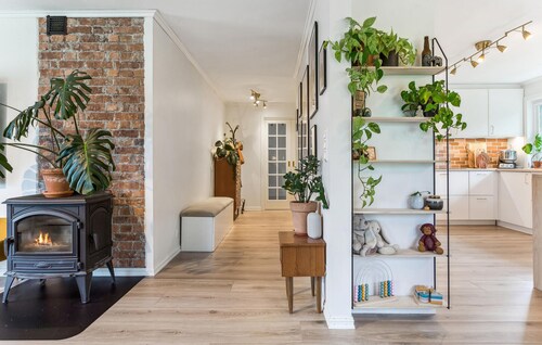 Awesome apartment in Strandebarm