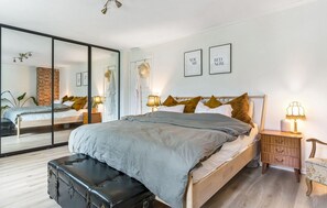 5 bedrooms, free WiFi