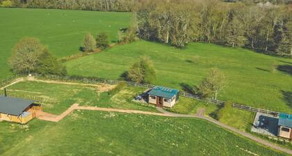 2 bedroom accommodation in Alresford