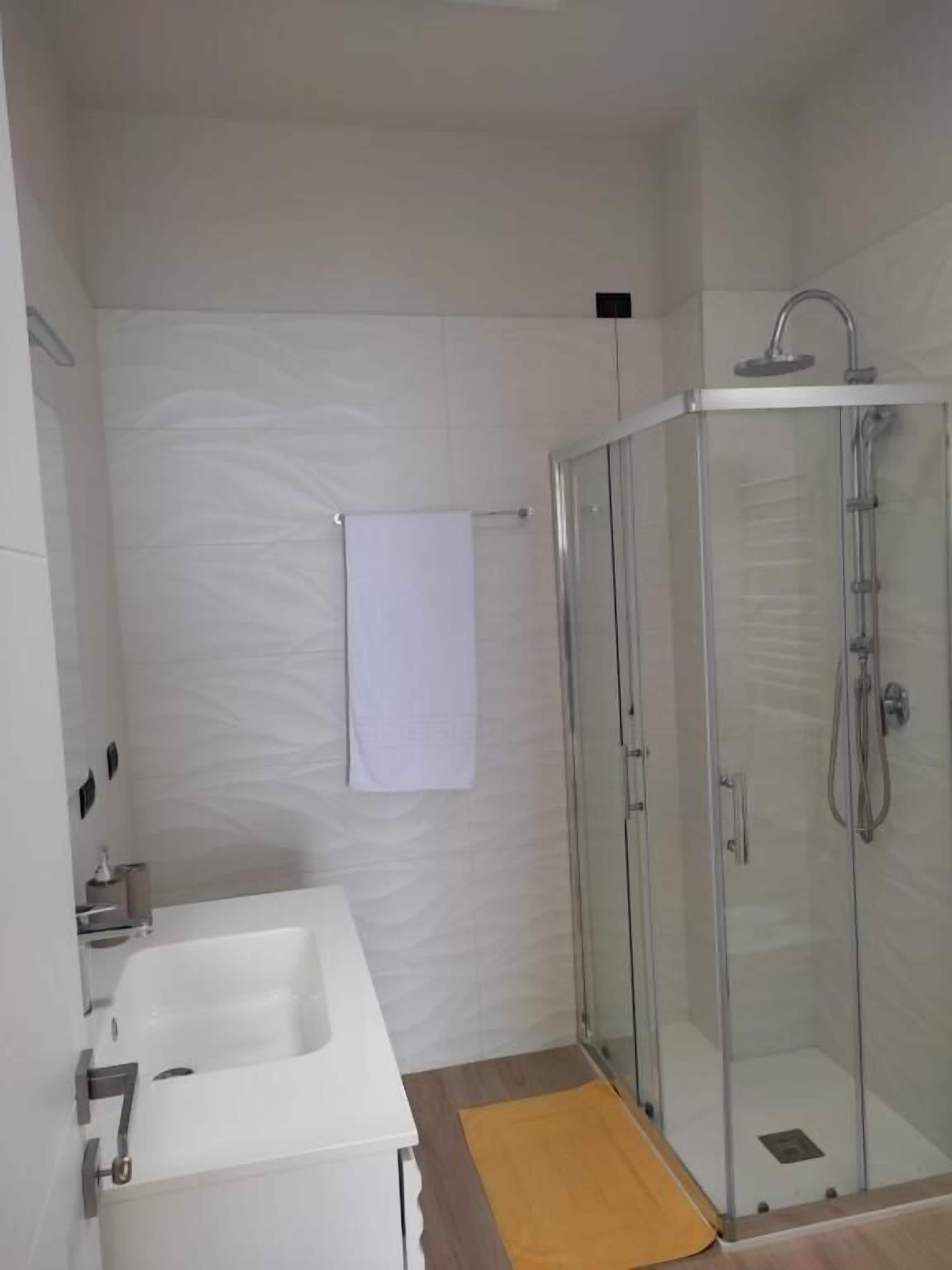 Phòng đôi hoặc 2 giường đơn Deluxe, quang cảnh biển | Phòng tắm