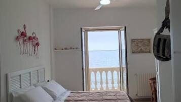 Deluxe Double or Twin Room, Sea View | In-room safe, blackout drapes, soundproofing, iron/ironing board