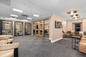 Lobby - Cozy 1-bedroom apartment with AC in serene Denver (Denver)
