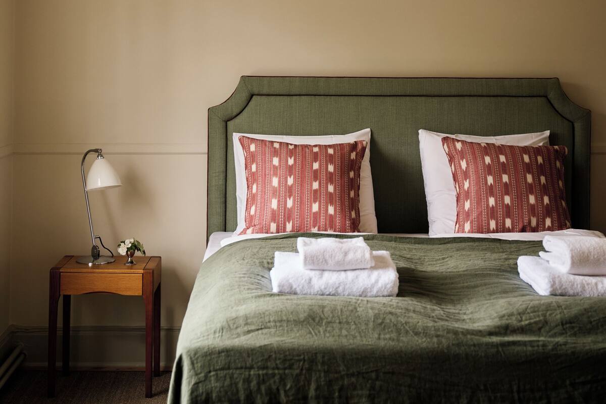 Standard Double Room | WiFi (free), bed sheets