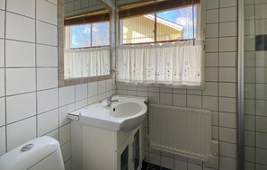 Shower - 1 bedroom cozy home in Färjestaden (Färjestaden)