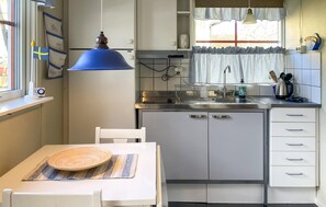 Fridge, microwave, oven, stovetop - 1 bedroom cozy home in Färjestaden (Färjestaden)