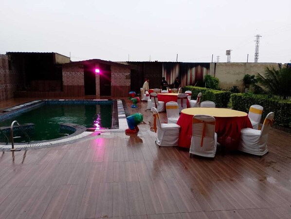 Indoor pool - Hotel ToBo Retreat,Agra (Agra)