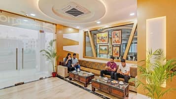 Luxury Room, Balcony, City View | Lobby