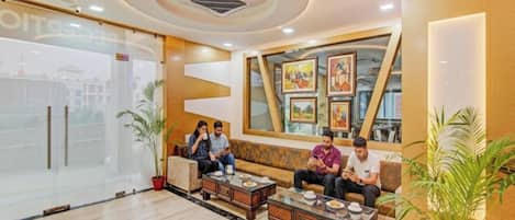 Luxury Room, Balcony, City View | Lobby