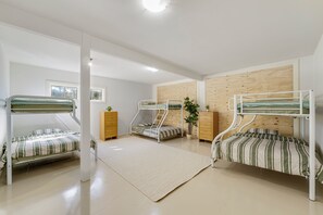 4 chambres, fer et planche à repasser, Wi-Fi, draps fournis
