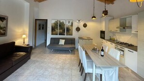Familieleilighet, fjellutsikt | Oppholdsområde