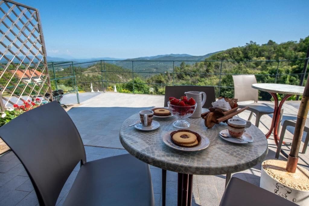 Comfort Studio, Pool View | Outdoor dining