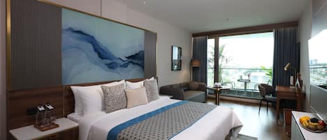 Premium Triple Room, Balcony, Lake View | Desk, free WiFi