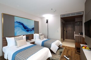 Luxury Room, Balcony, Lake View | Desk, free WiFi - Fortune Lake View Bhimtal (Nainital)