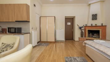 Studio, pemandangan kota | Tirai kedap cahaya, setrika/meja setrika, dan Wi-Fi gratis