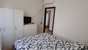 2 Schlafzimmer, Schreibtisch, Bügeleisen/Bügelbrett, kostenloses WLAN