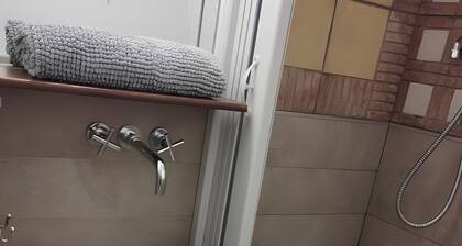 Apartment 'La Casa Di Patty Sutri' with Wi-Fi and Air Conditioning