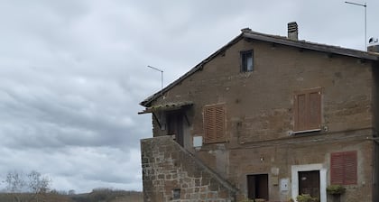 Apartment 'La Casa Di Patty Sutri' with Wi-Fi and Air Conditioning