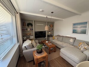 Living area - Rest A’Shore - A Relaxed Coastal Stay in Amble (Amble)