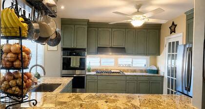 4-Bdrm. Home on Coveted, Cobble Stone St, 3k+ Sq. Ft., Fenced-In Backyard, Porch