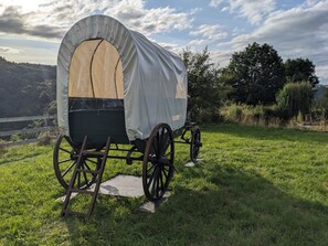 Miscellaneous - Glamping “La Calèche Western” in Lafarre – Authentic Adventure in Nature (Lafarre)