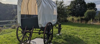 Glamping “La Calèche Western” in Lafarre – Authentic Adventure in Nature