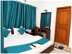 Hypo-allergenic bedding, desk, soundproofing, free WiFi - Hotel Mrignayani Gwalior (Gwalior)