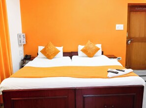 Literie hypoallergénique, bureau, chambres insonorisées, Wi-Fi gratuit