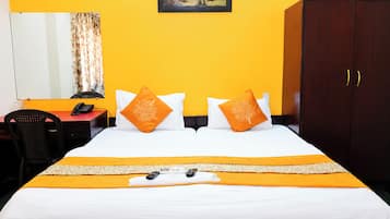 Hypo-allergenic bedding, desk, soundproofing, free WiFi