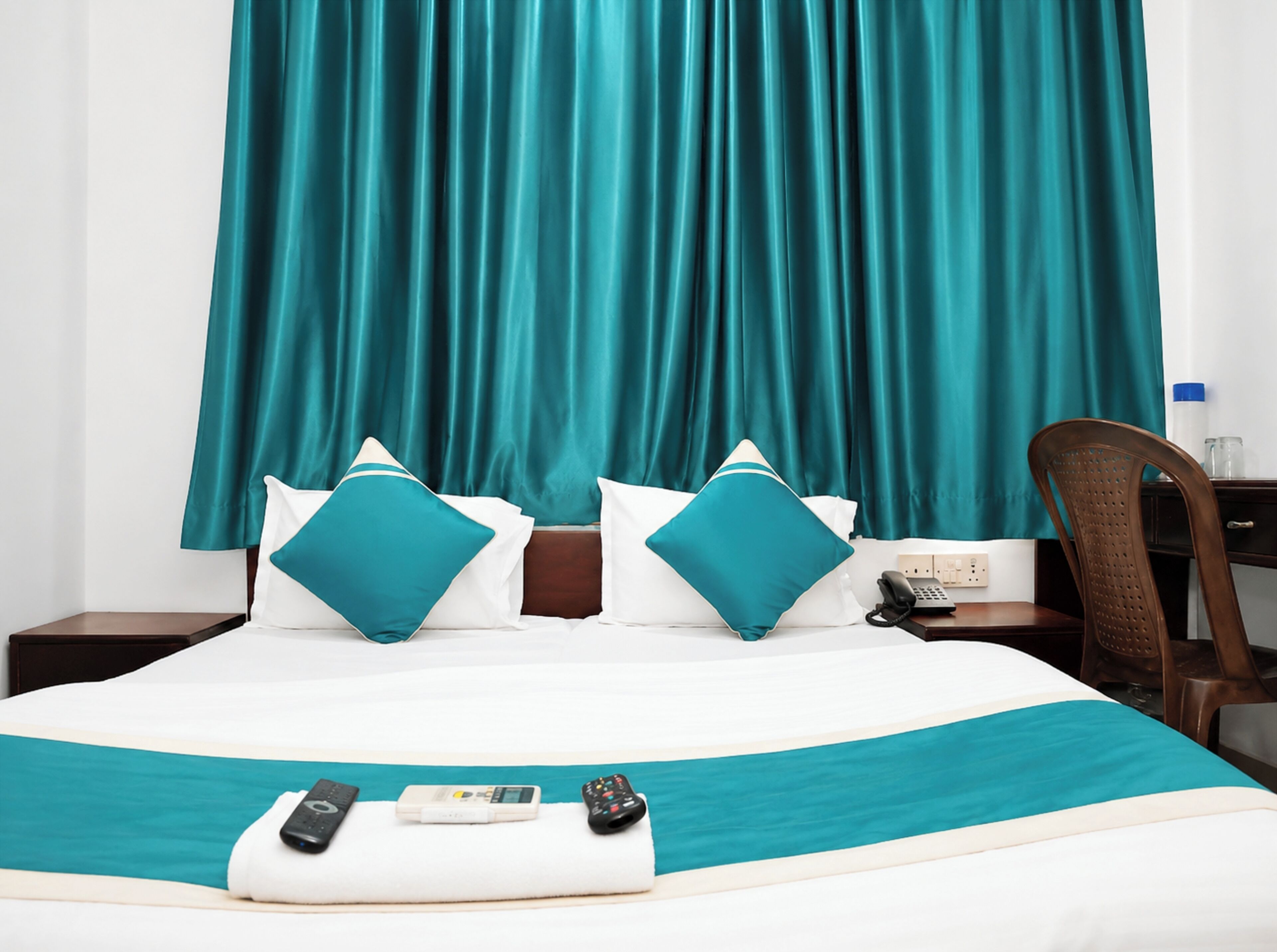 Executive Room, Air conditioning | Hypo-allergenic bedding, desk, soundproofing, free WiFi