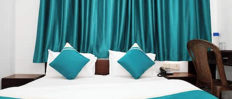 Quarto executivo, ar-condicionado | Roupas de cama antialérgicas, escrivaninha, quartos à prova de som