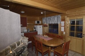 Cabana, 2 quartos, ao lado da pista de esqui | Cozinha privada | Geladeira grande, micro-ondas, fogão, cooktop
