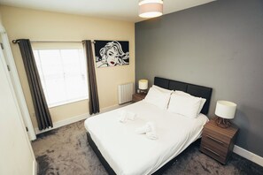 Superior Apartment | Iron/ironing board, free WiFi, bed sheets