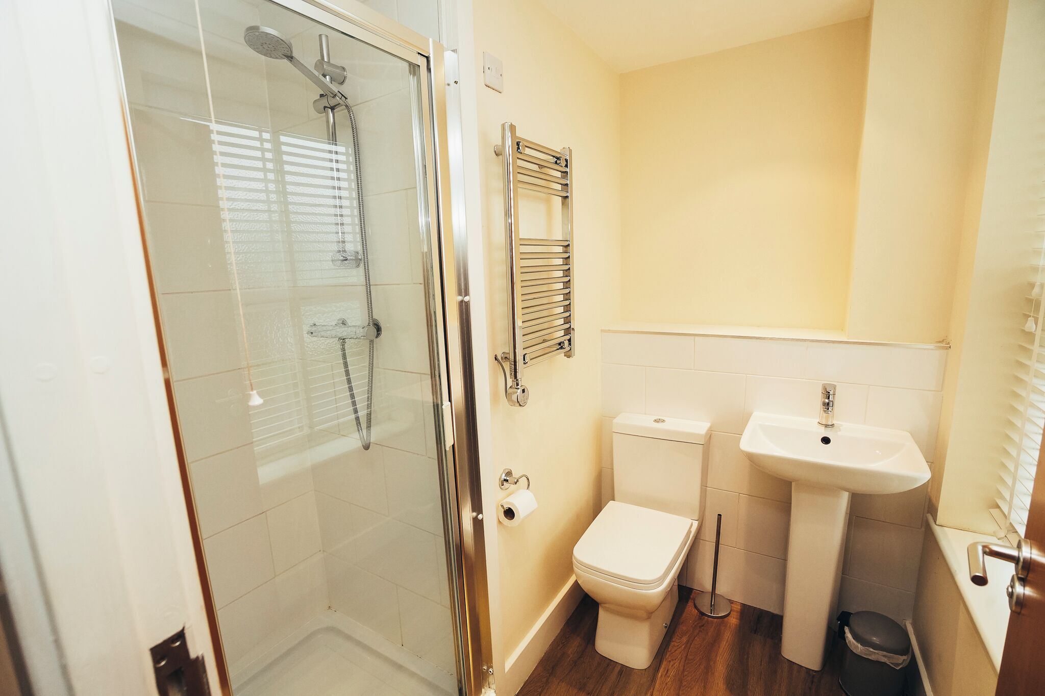 Appartement Deluxe, 2 chambres | Salle de bain | Papier toilette