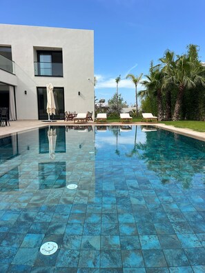 Pool - Luxurious, spacious villa in a secure residence, 5 minutes from the beach (Taghazout)