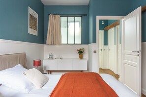 Room - Vrbo Property (Houdan)