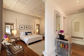 Free minibar items, desk, laptop workspace, free WiFi - Serene Maerim Villa (Mae Rim)