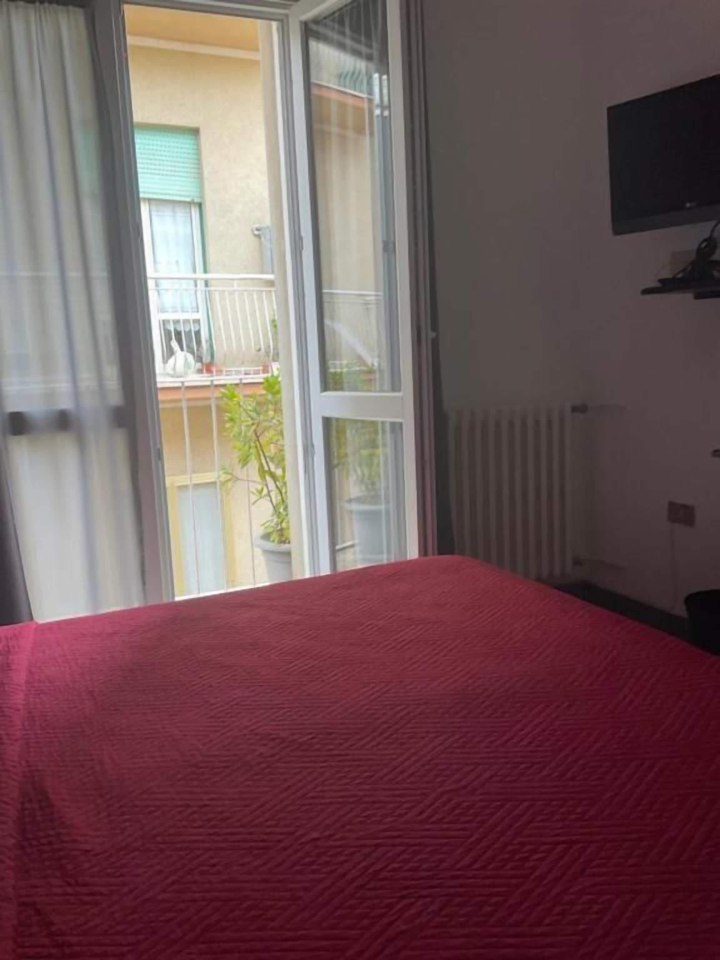 Superior Double Room, Balcony, City View | Soundproofing, free WiFi