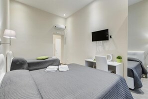 Room - Vrbo Property (Roma)