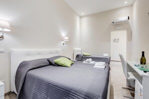 Room - Vrbo Property (Roma)