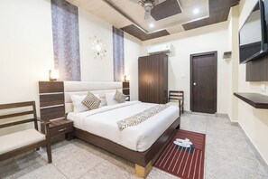 Deluxe Double Room, Air conditioning | Hypo-allergenic bedding, desk, soundproofing, free WiFi - Hotel Green Gwalior (Gwalior)