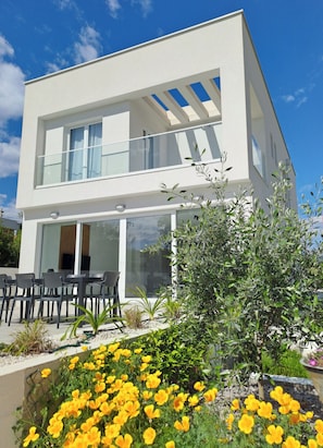 Outdoor dining - Modern villa with a private pool (Tivat)