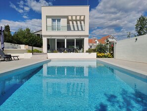 Pool - Modern villa with a private pool (Tivat)