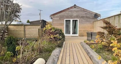 Rural cabin for 2 with hot tub