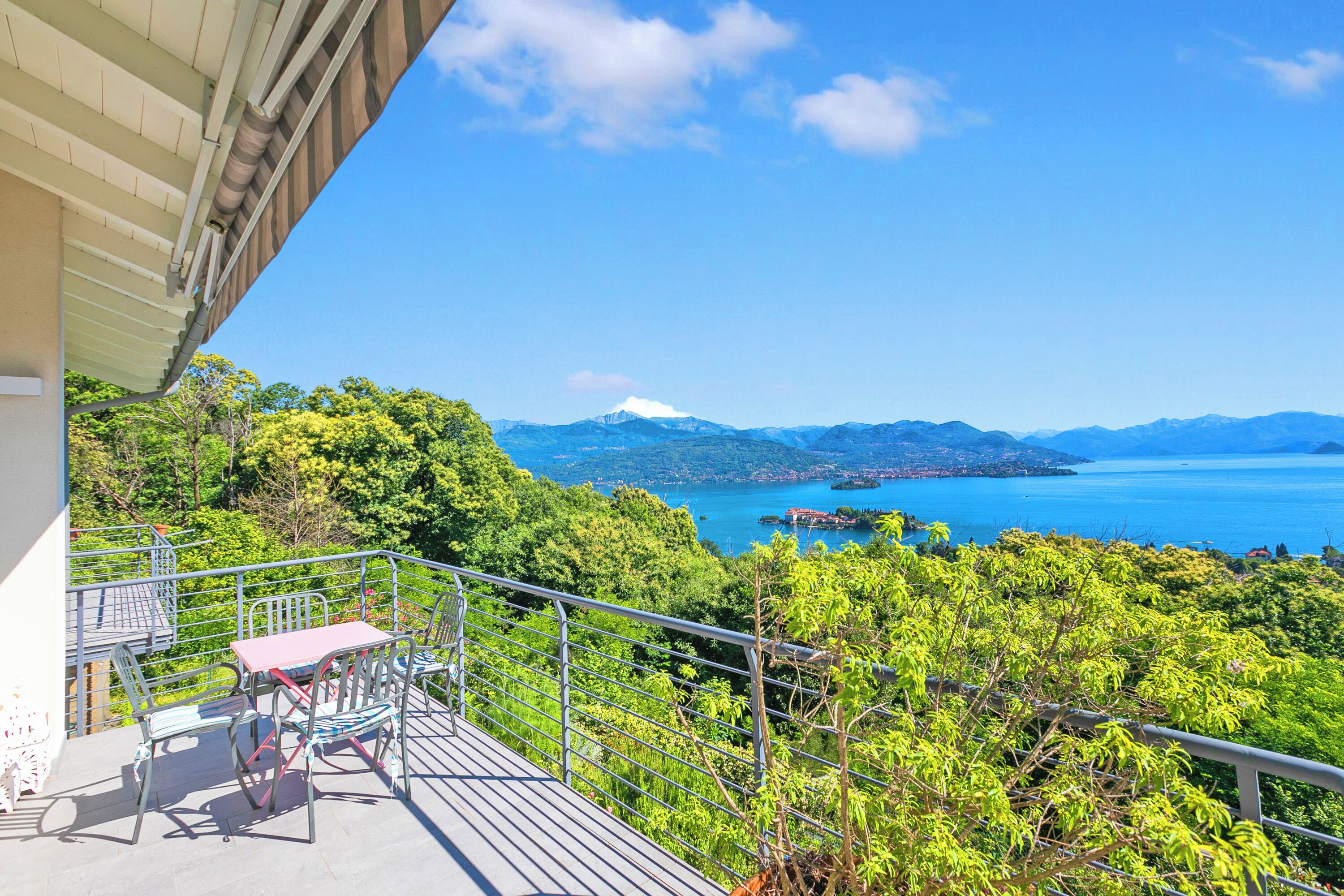 Family Villa, Multiple Bedrooms, Refrigerator & Microwave (Villa Alessia,Lake Maggiore View) | Outdoor dining