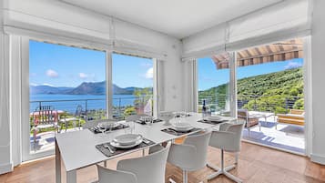 Villa familiare, 4 camere da letto, frigorifero e microonde (Villa Alessia,Lake Maggiore View) | Pasti