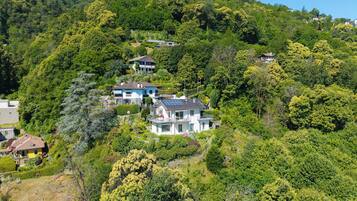 Villa familiar, 4 habitaciones, frigorífico y microondas (Villa Alessia,Stresa Lake Maggiore) | Exterior