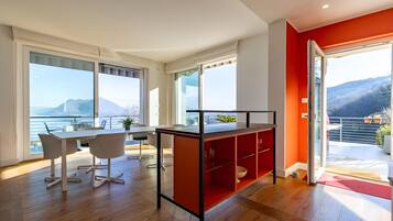 Familienvilla, Mehrere Schlafzimmer, Kühlschrank und Mikrowelle (Villa Alessia,Lake Maggiore View) | Speisen